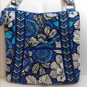 Vera Bradley Hipster/Cross-Body 💙